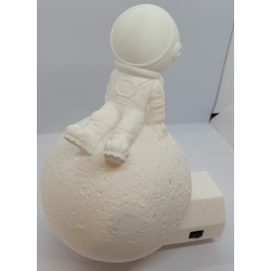 Petit astronaute sur la lune