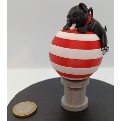Boule de sapin : chien endormi