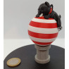Boule de sapin : chien endormi
