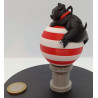 Boule de sapin : chien endormi