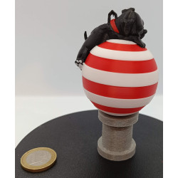 Boule de sapin : chien endormi