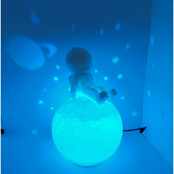 Petit astronaute sur la lune