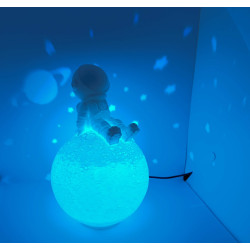 Petit astronaute sur la lune