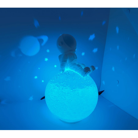 Petit astronaute sur la lune